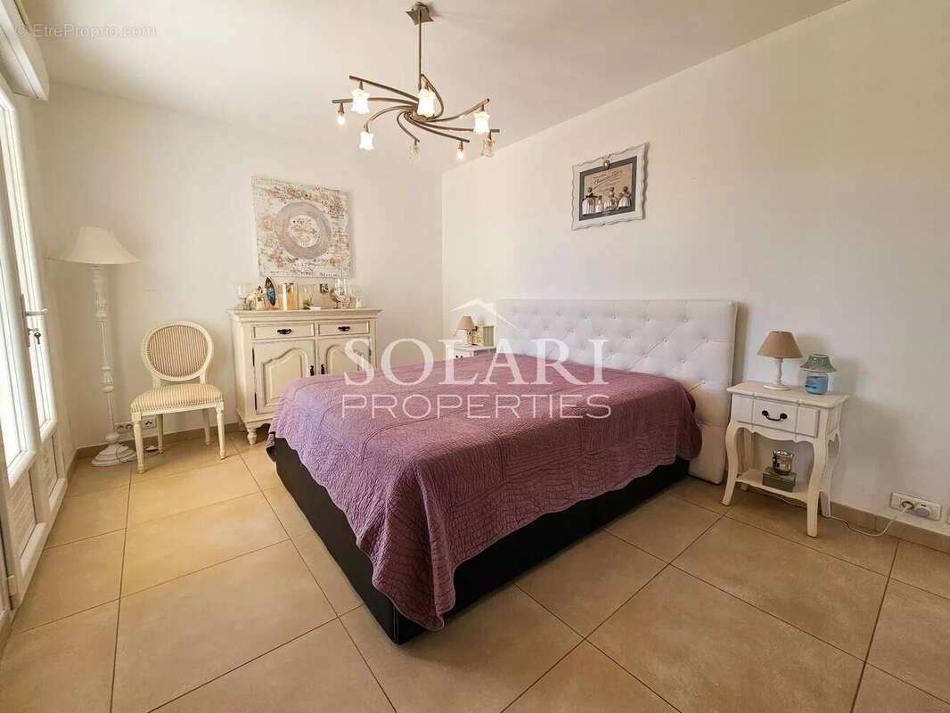 Maison à MANDELIEU-LA-NAPOULE