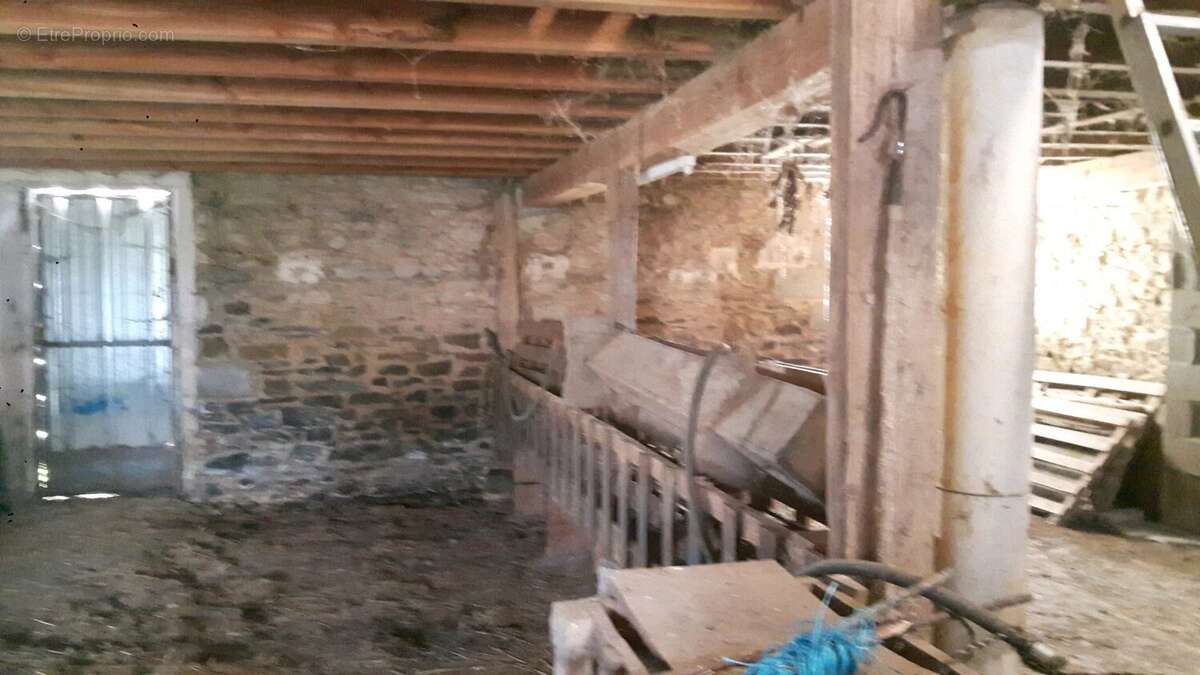 Maison à BUSSIERE-POITEVINE