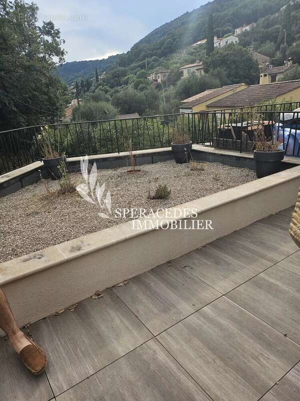 Appartement à SPERACEDES