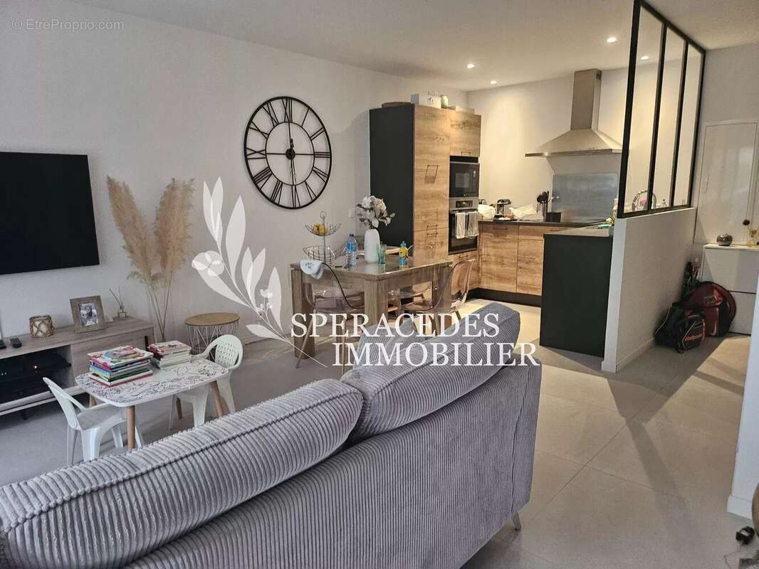 Appartement à SPERACEDES