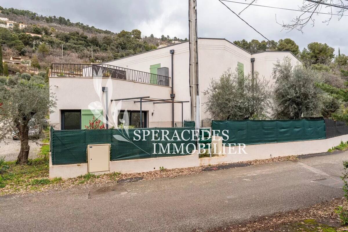 Appartement à SPERACEDES