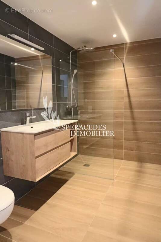 Appartement à SPERACEDES