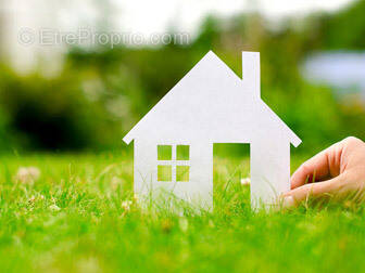 Terrain à NOYANT-DE-TOURAINE