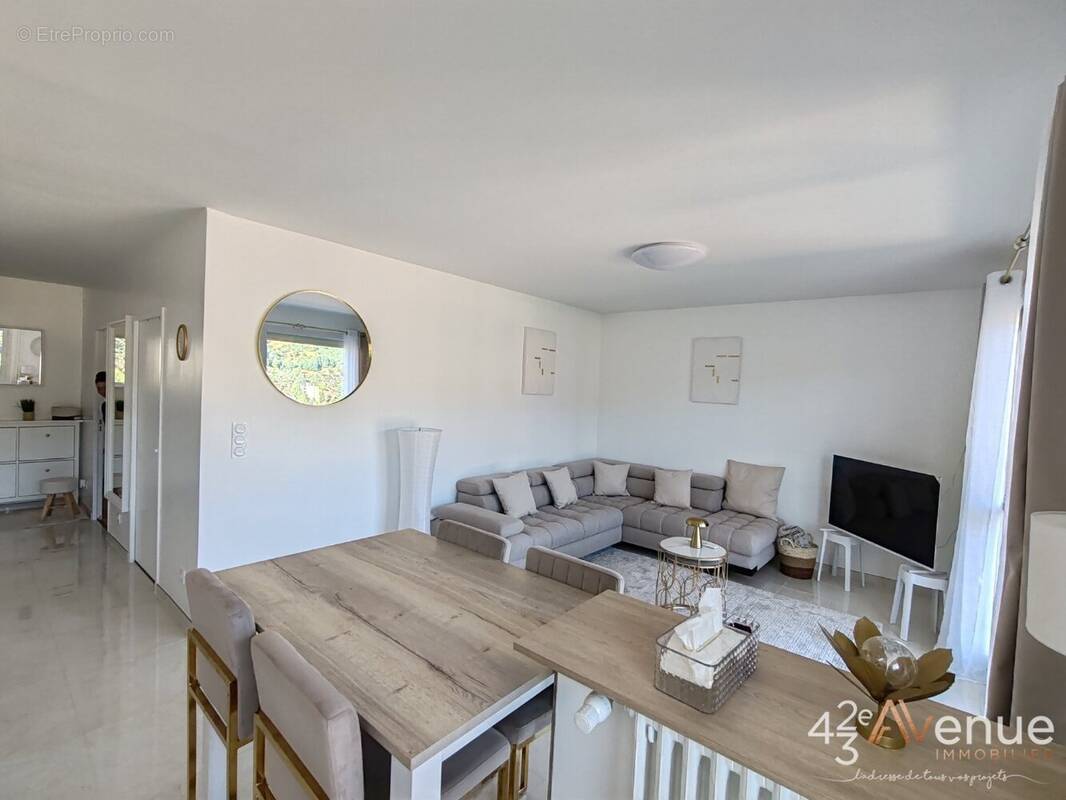 Appartement à SAINT-ETIENNE