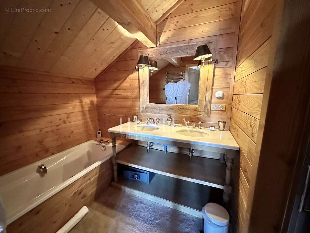 Maison à FONTCOUVERTE-LA-TOUSSUIRE