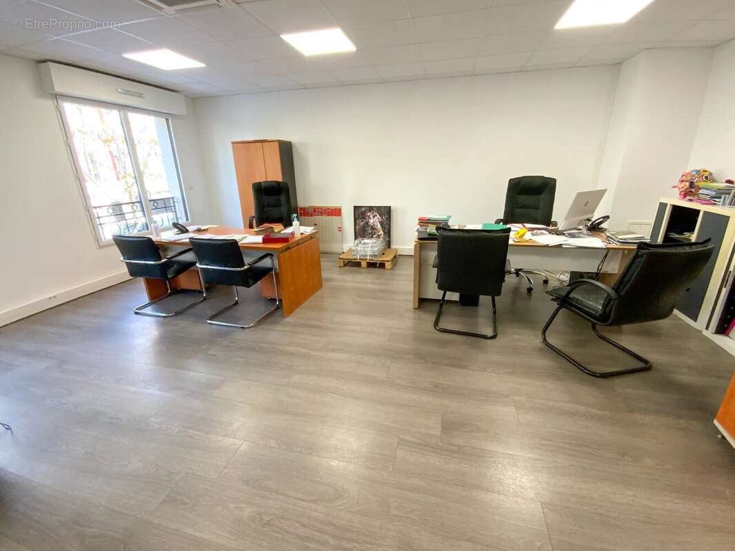 Commerce à LE RAINCY