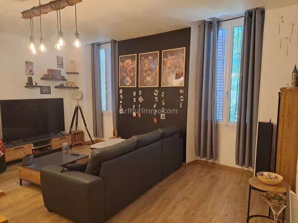Appartement à SALERNES