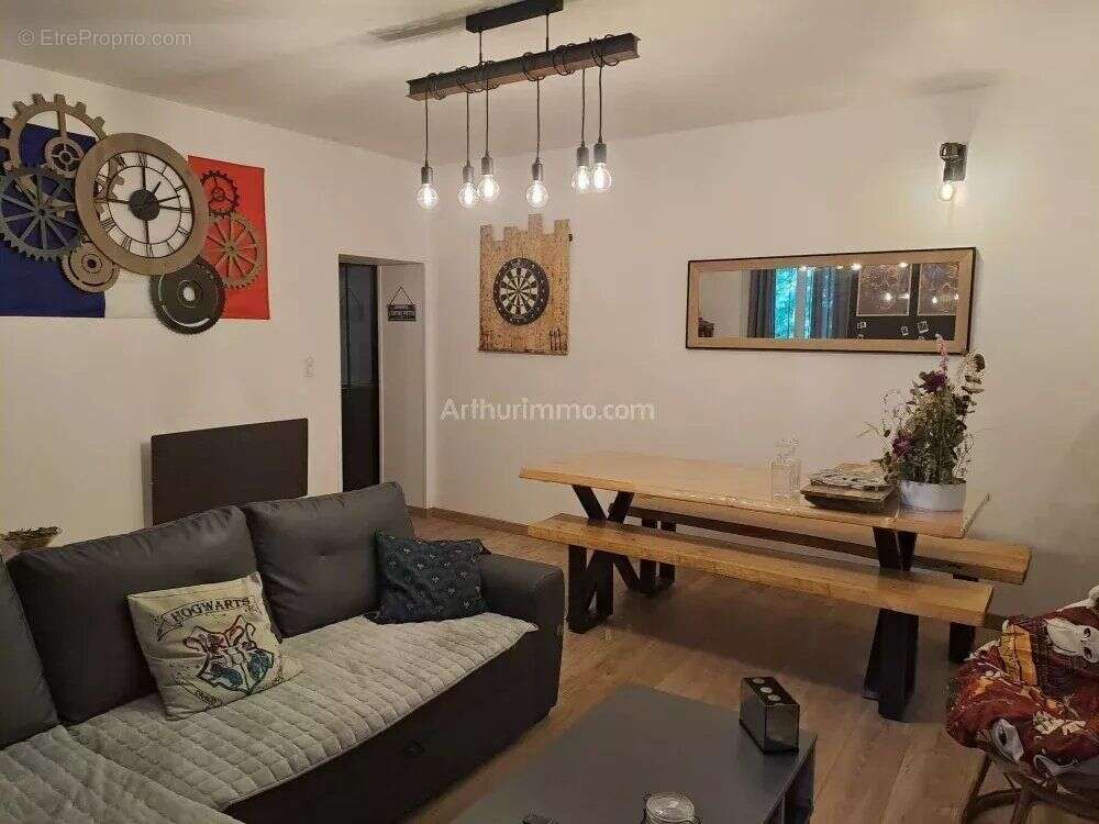 Appartement à SALERNES