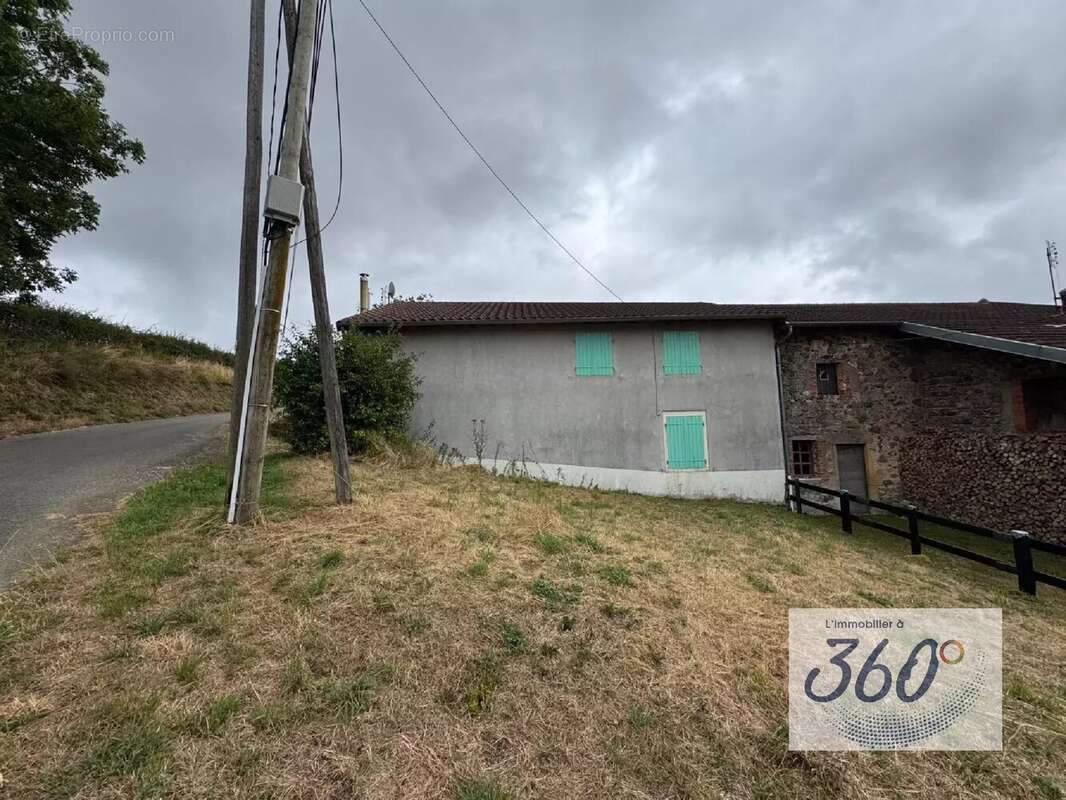 Maison à SAINT-BONNET-DES-BRUYERES