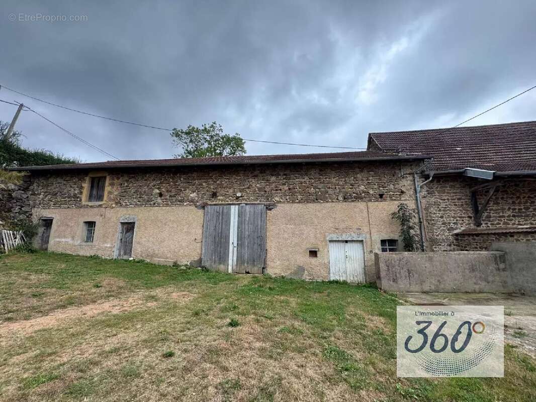 Maison à SAINT-BONNET-DES-BRUYERES