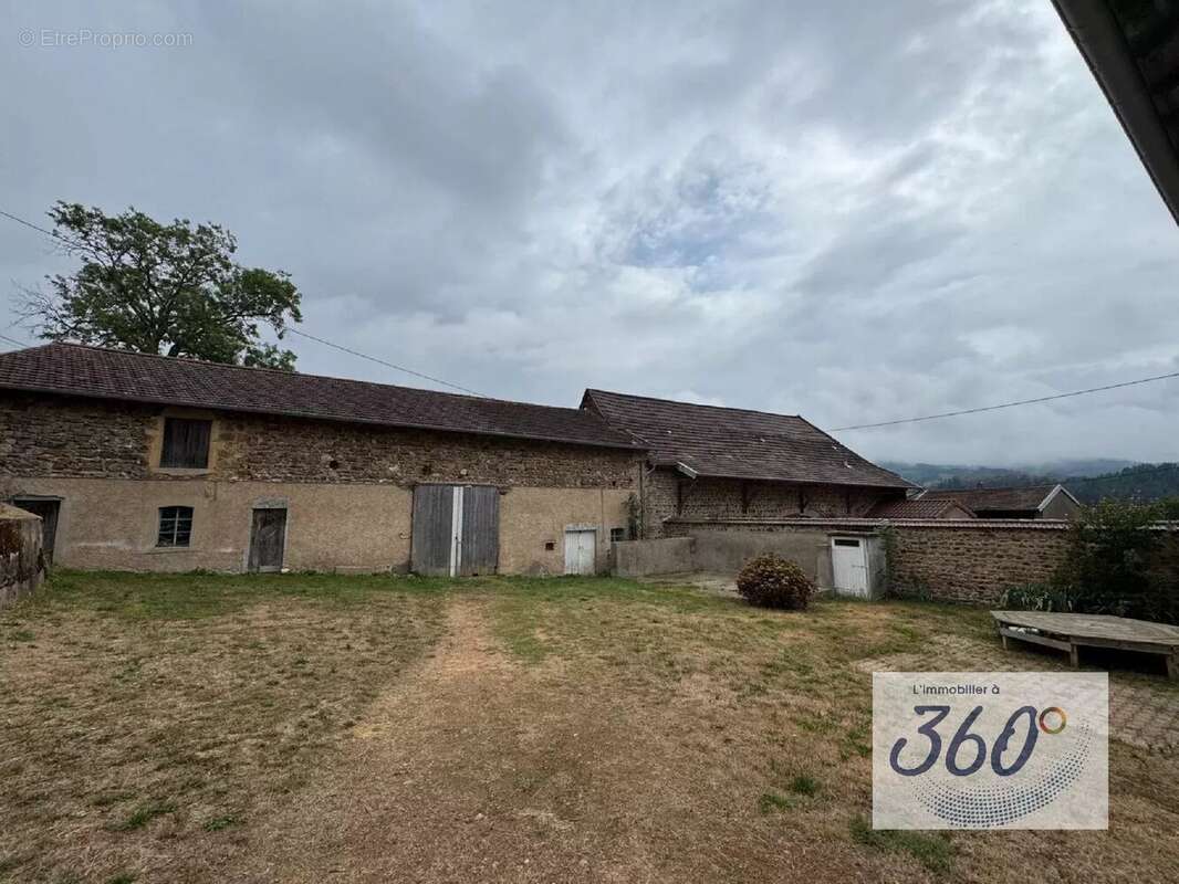Maison à SAINT-BONNET-DES-BRUYERES
