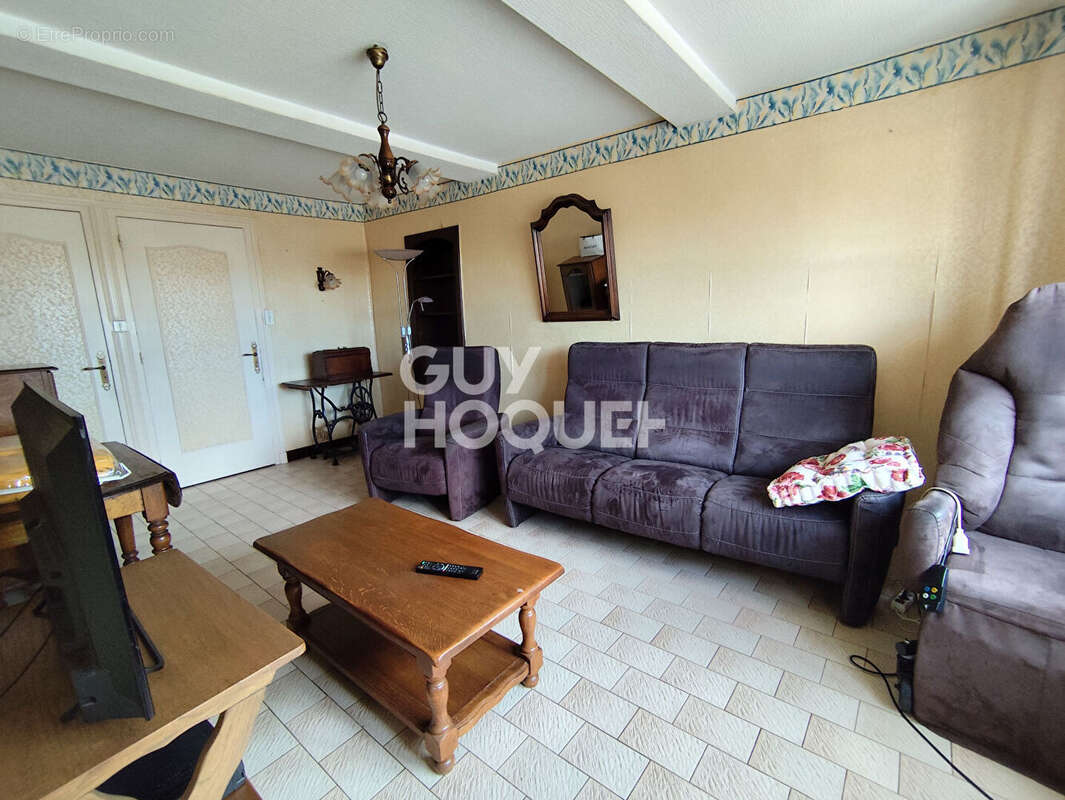 Maison à NOIRETABLE