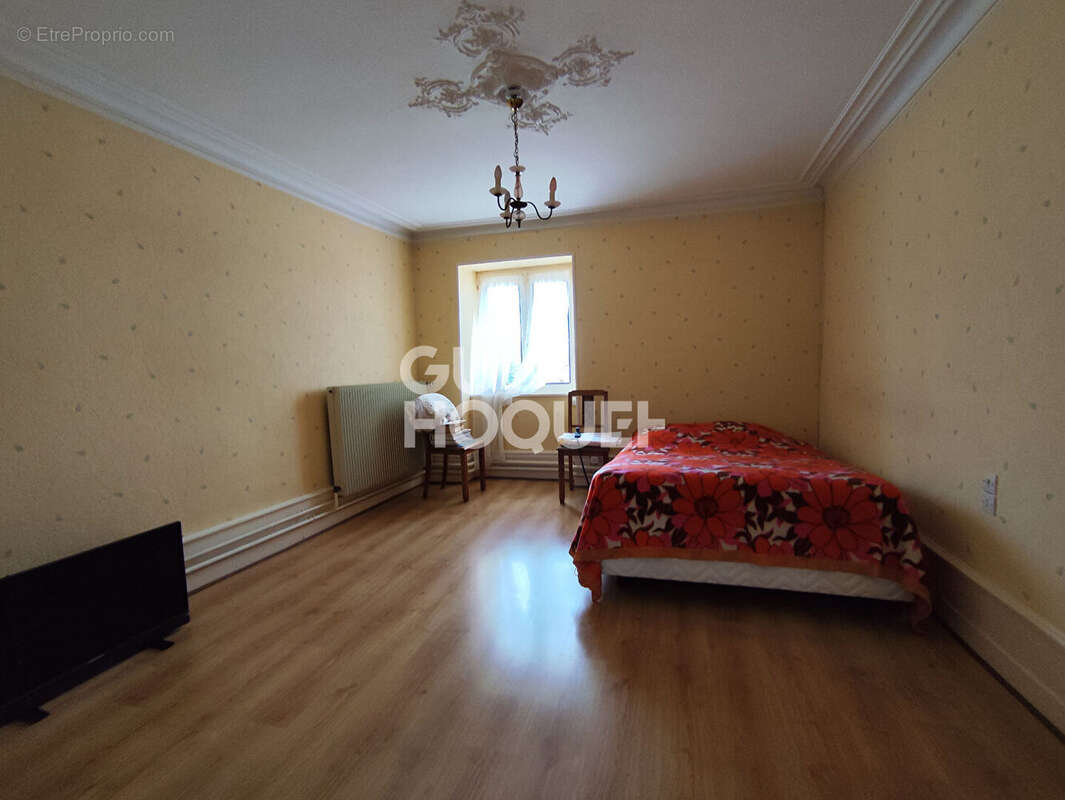 Maison à NOIRETABLE