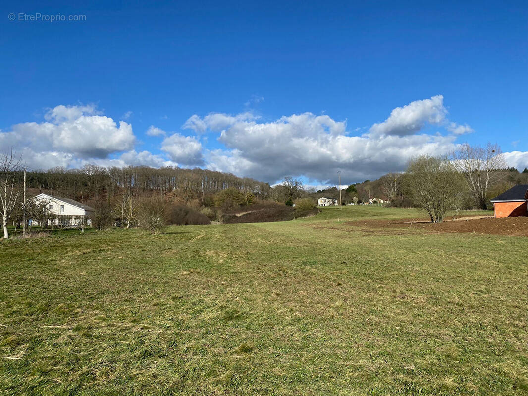 Terrain à CORNEVILLE-SUR-RISLE