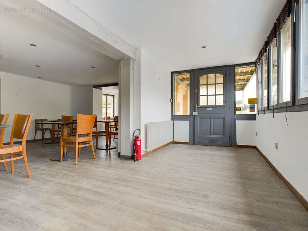 Commerce à HEUDEBOUVILLE