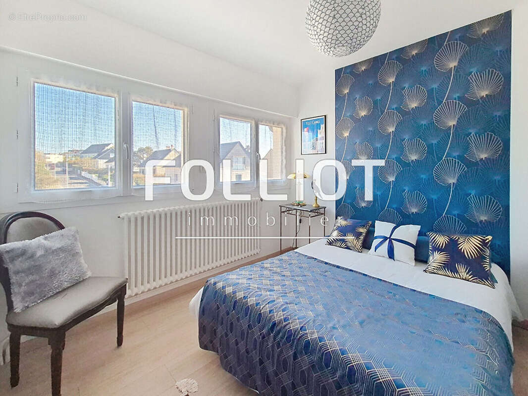 Maison à DONVILLE-LES-BAINS