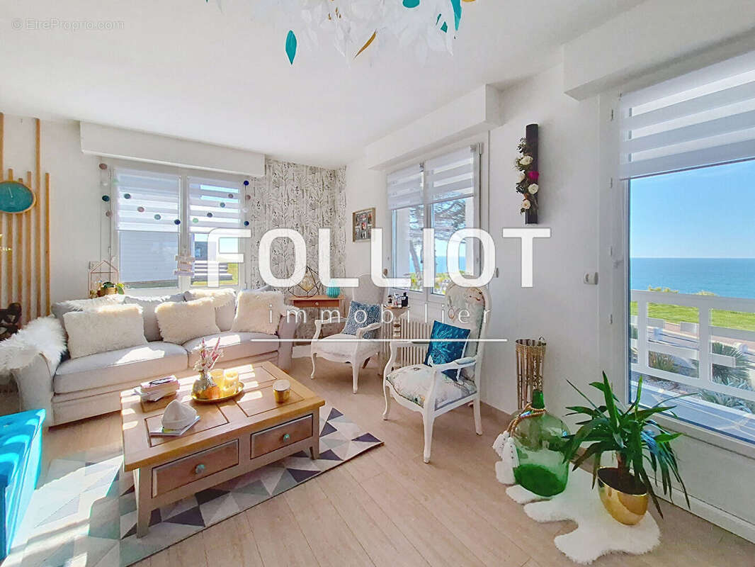 Maison à DONVILLE-LES-BAINS