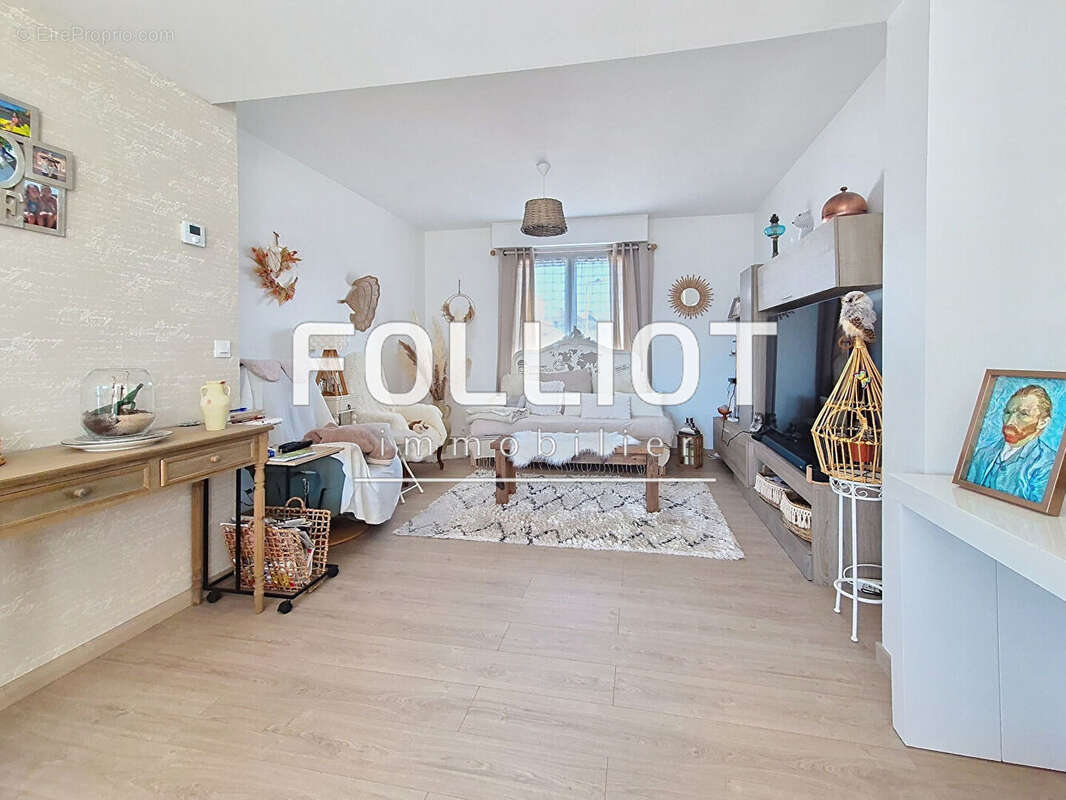 Maison à DONVILLE-LES-BAINS