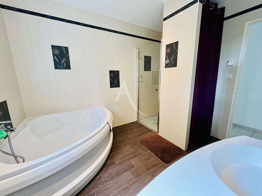 Maison à SAINTE-FLAIVE-DES-LOUPS