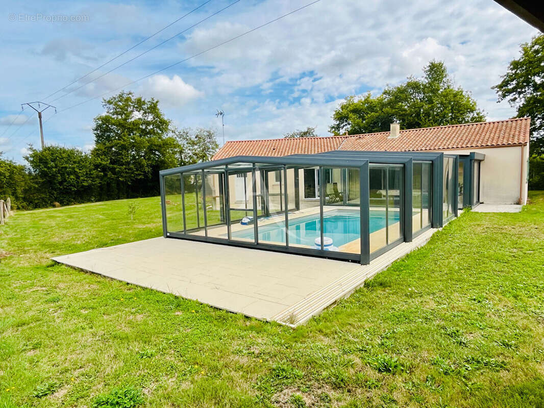 Maison à SAINTE-FLAIVE-DES-LOUPS