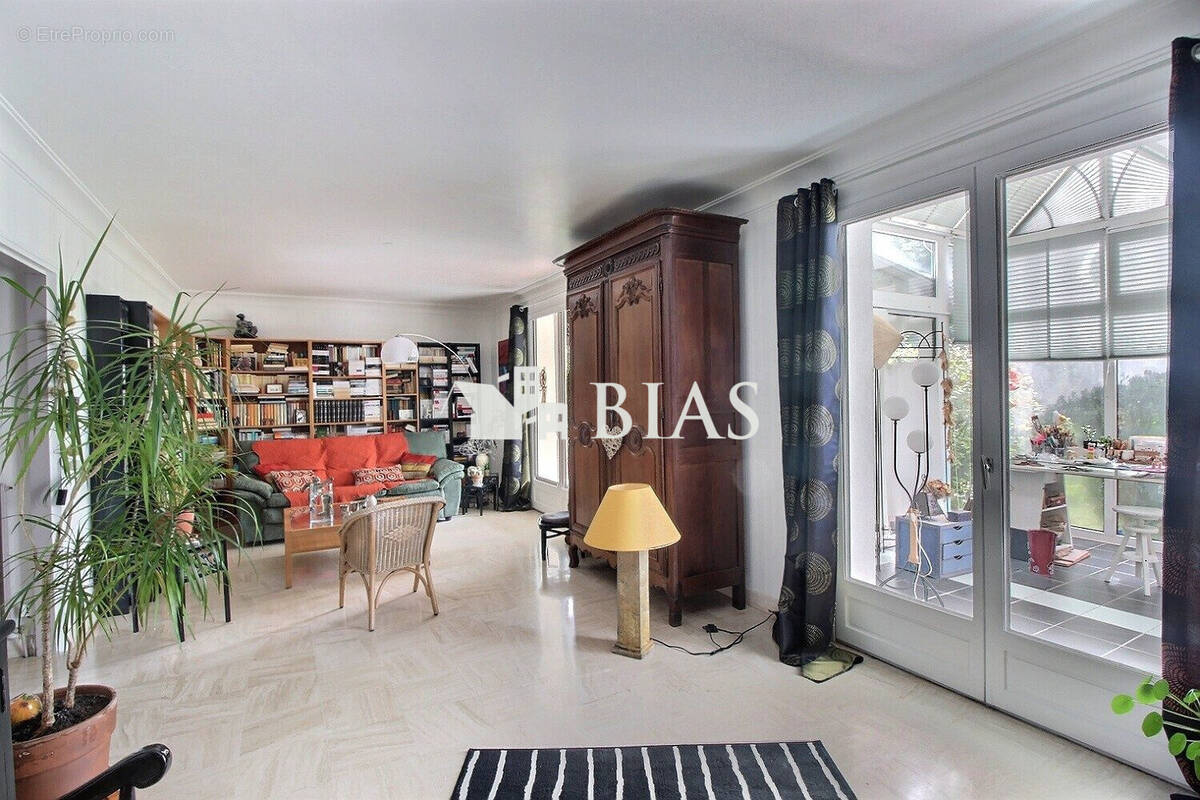 Maison à SAINT-PIERRE-DES-FLEURS