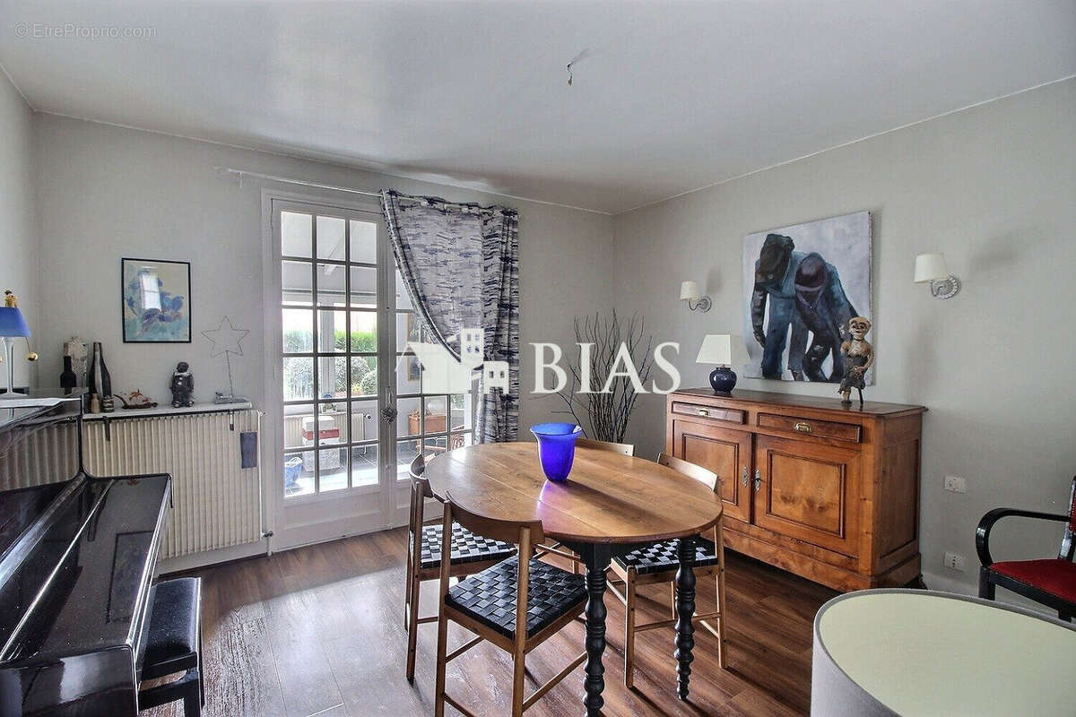 Maison à SAINT-PIERRE-DES-FLEURS