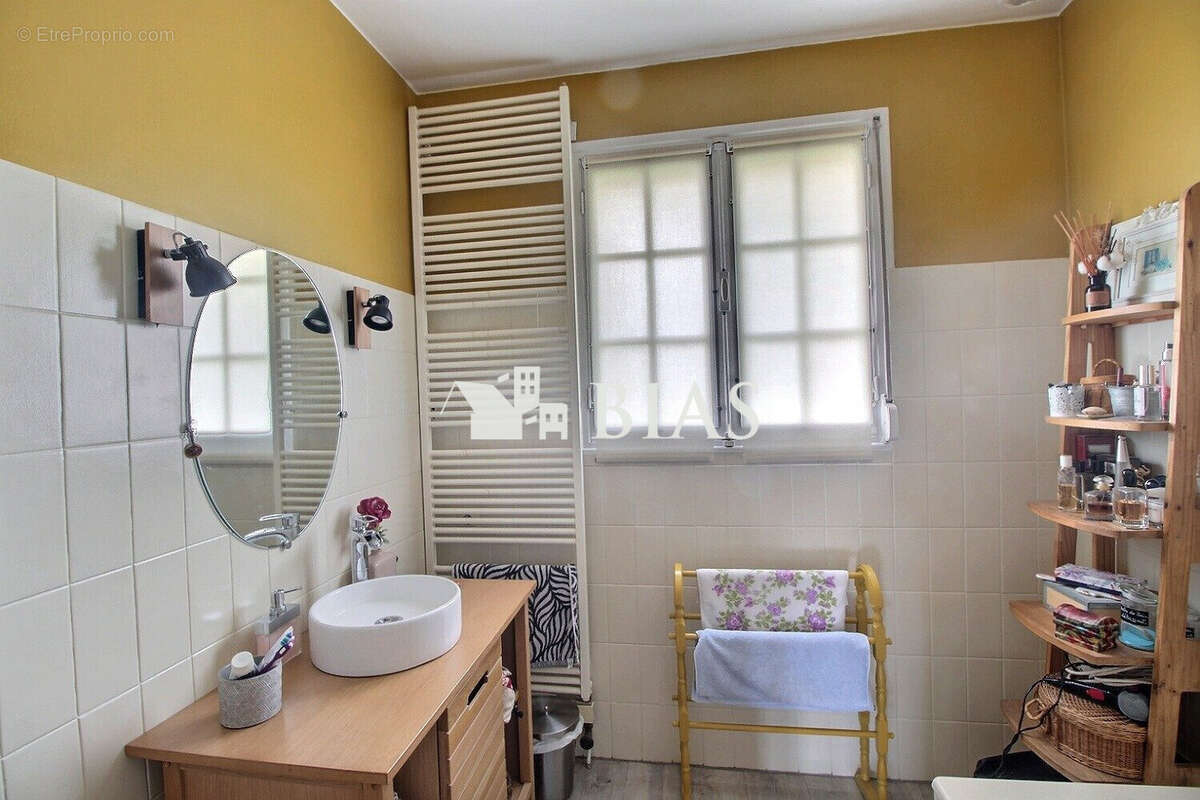 Maison à SAINT-PIERRE-DES-FLEURS