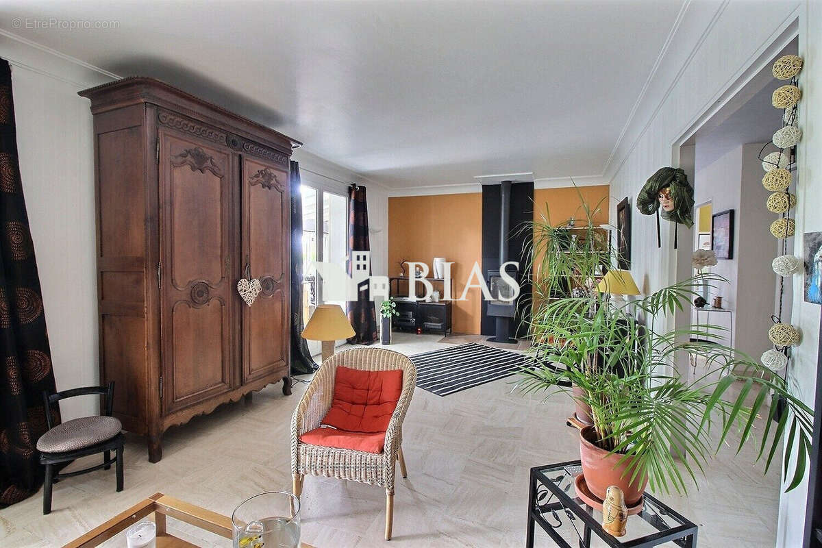 Maison à SAINT-PIERRE-DES-FLEURS