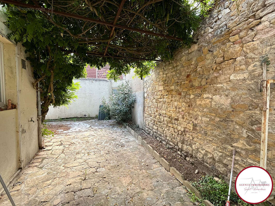 Maison à SAINT-AMAND-MONTROND