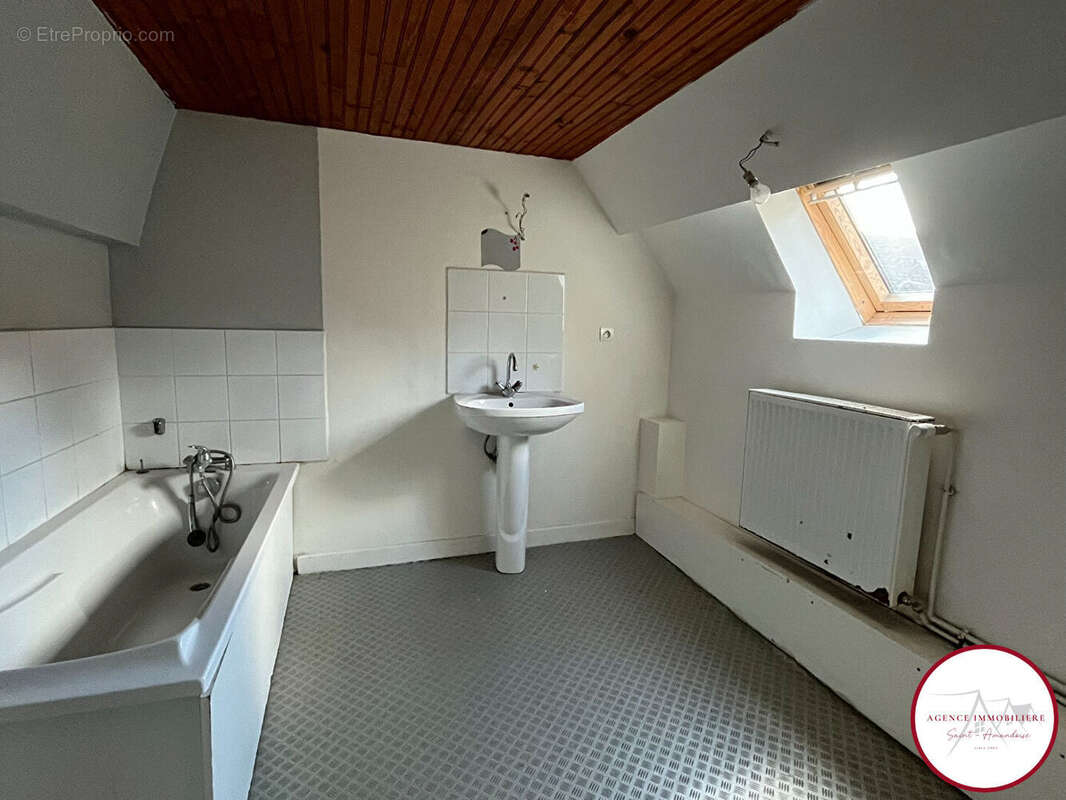 Maison à SAINT-AMAND-MONTROND