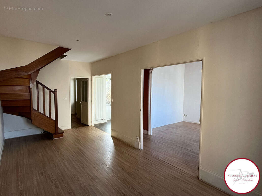 Maison à SAINT-AMAND-MONTROND