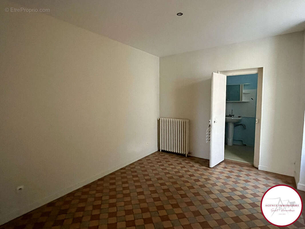 Maison à SAINT-AMAND-MONTROND