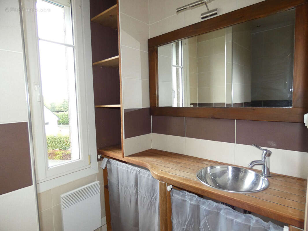 Maison à SAINT-HILAIRE-DU-HARCOUET