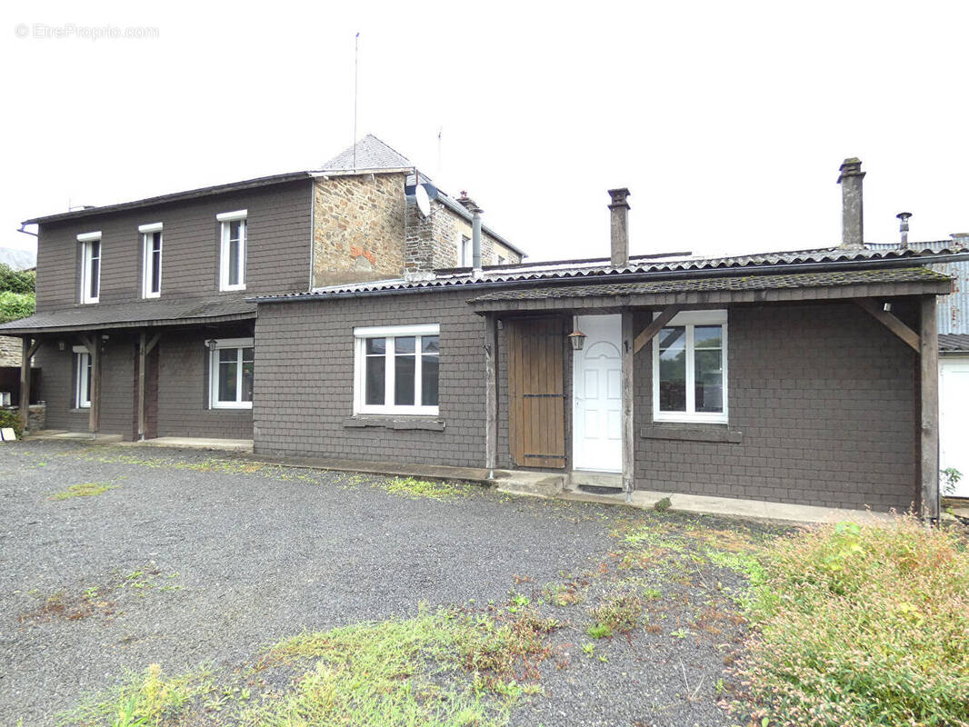 Maison à SAINT-HILAIRE-DU-HARCOUET