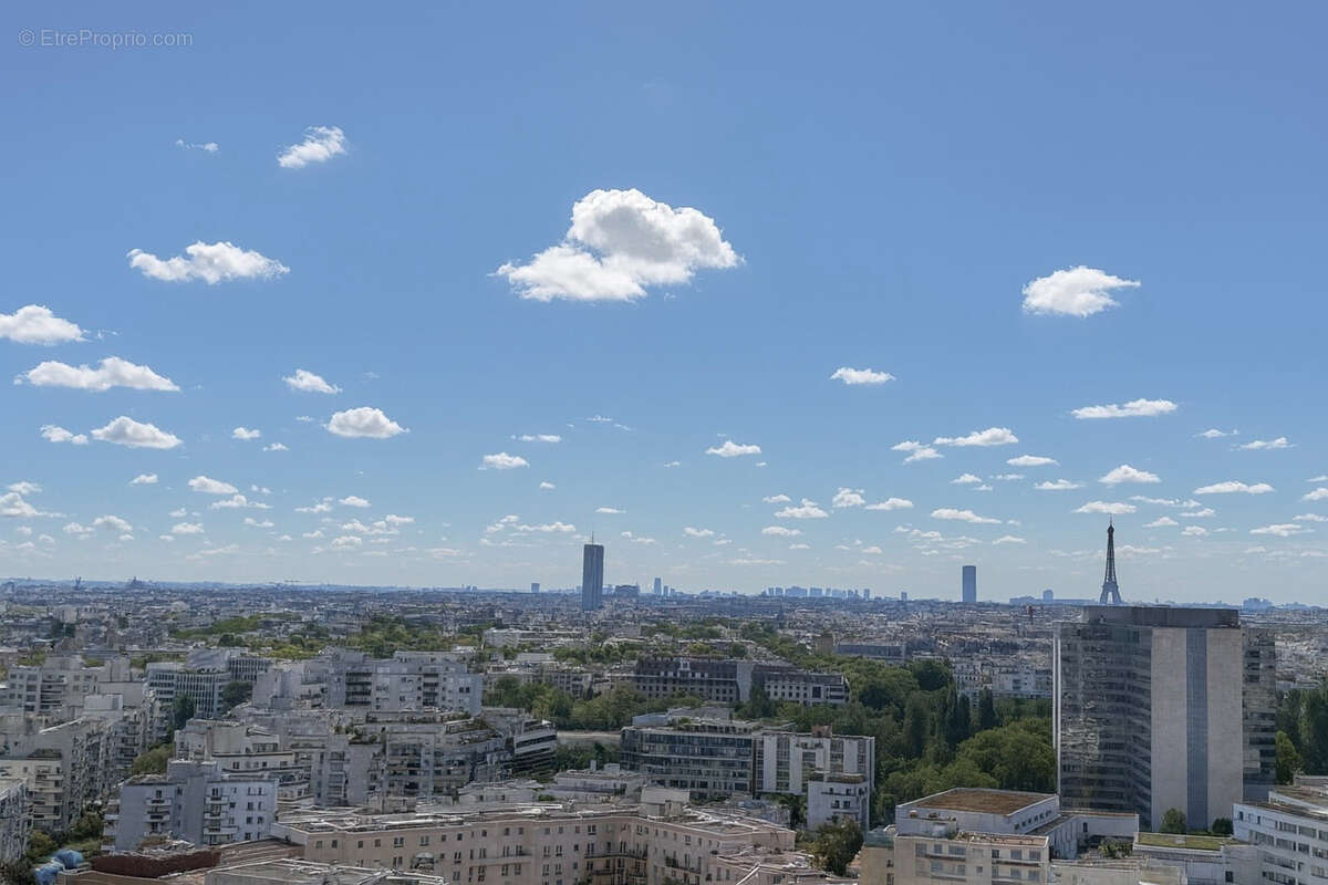 Appartement à COURBEVOIE