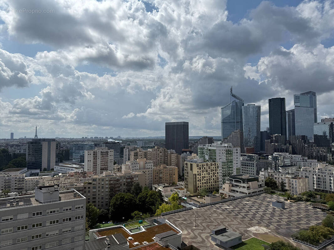 Appartement à COURBEVOIE