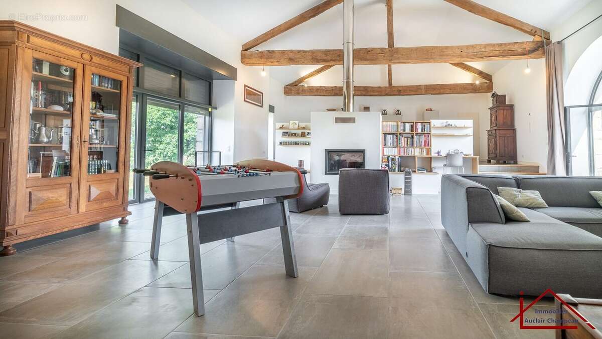 Maison à PEYRAT-LE-CHATEAU