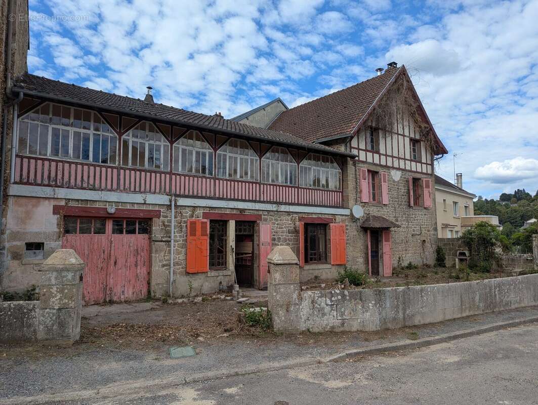 Maison à EYMOUTIERS