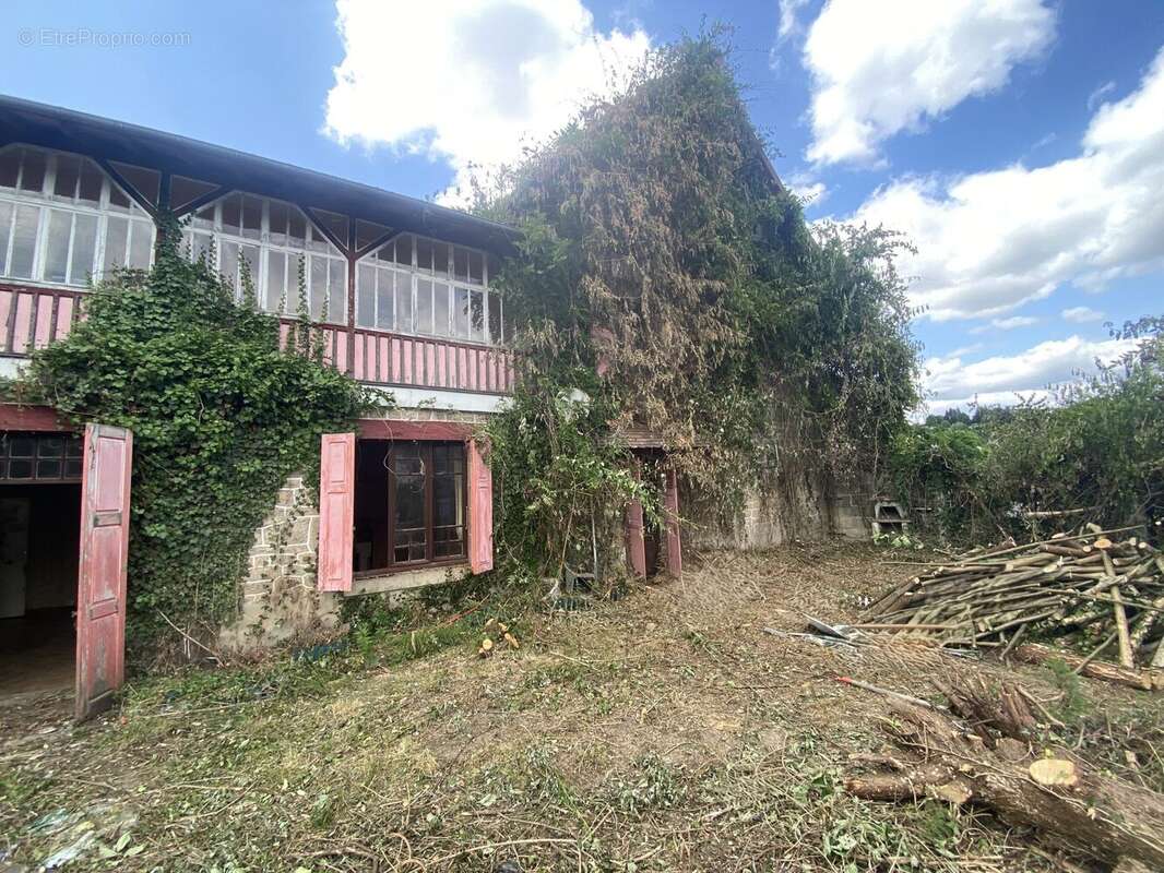 Maison à EYMOUTIERS