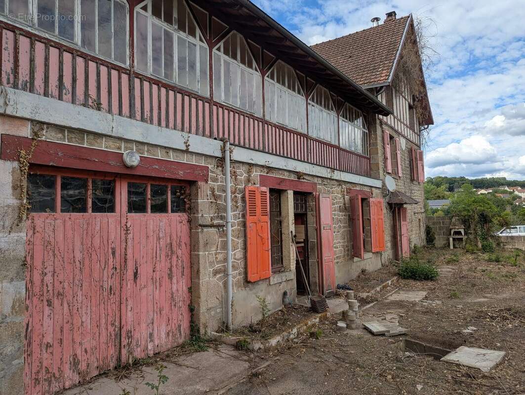 Maison à EYMOUTIERS