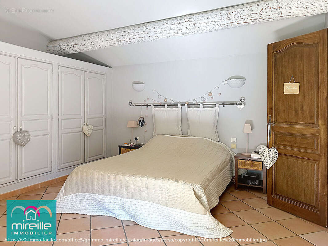 Maison à PERNES-LES-FONTAINES