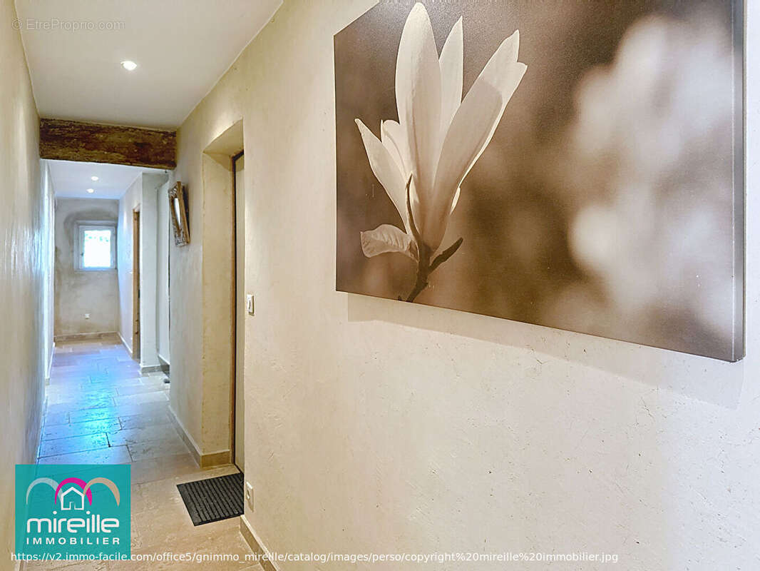 Maison à PERNES-LES-FONTAINES