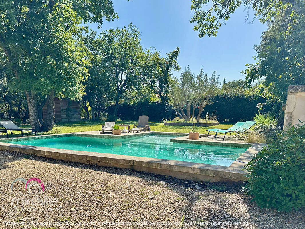 Maison à PERNES-LES-FONTAINES