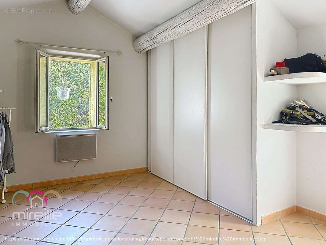 Maison à PERNES-LES-FONTAINES