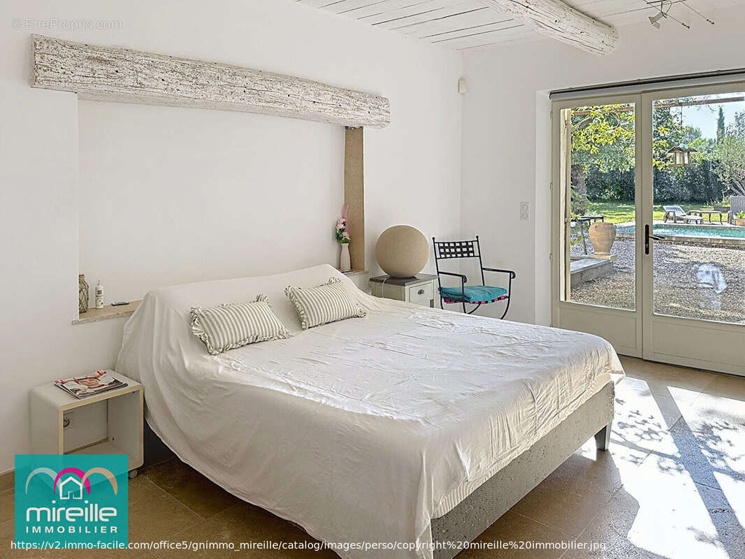 Maison à PERNES-LES-FONTAINES