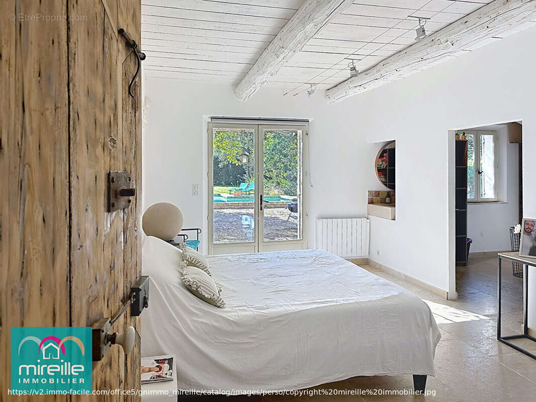 Maison à PERNES-LES-FONTAINES