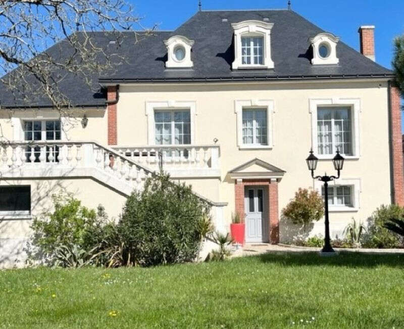Maison à SAINT-CYR-SUR-LOIRE