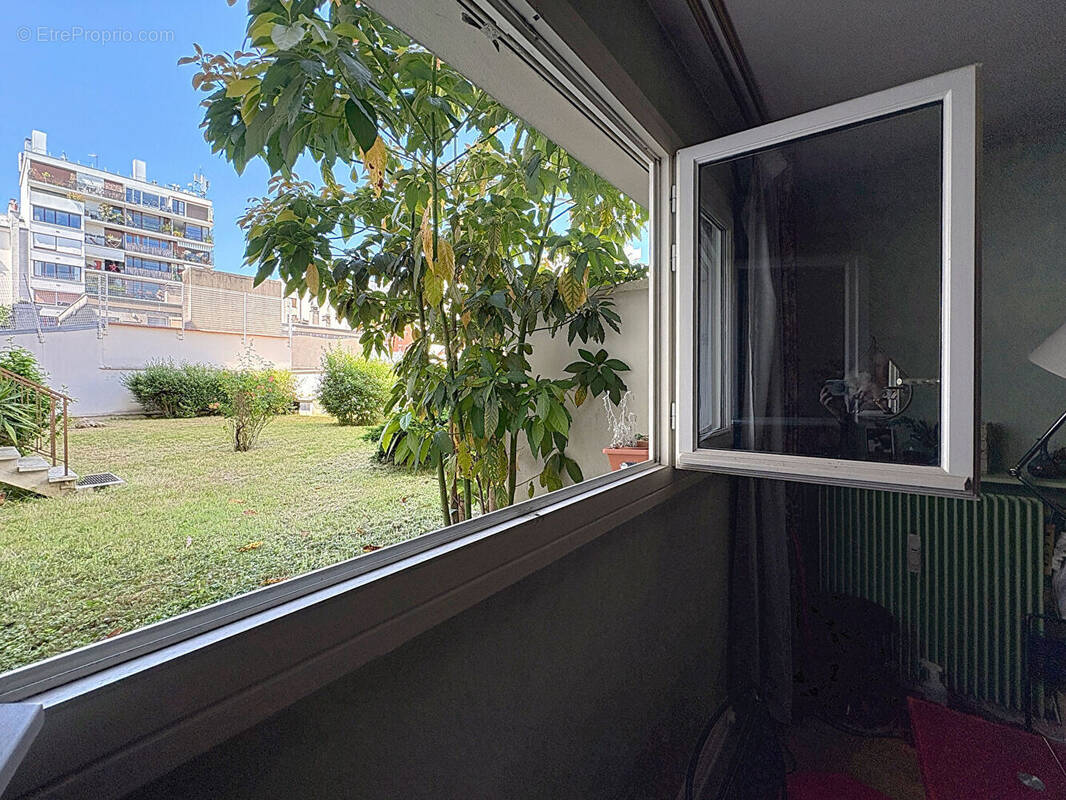 Appartement à PARIS-20E