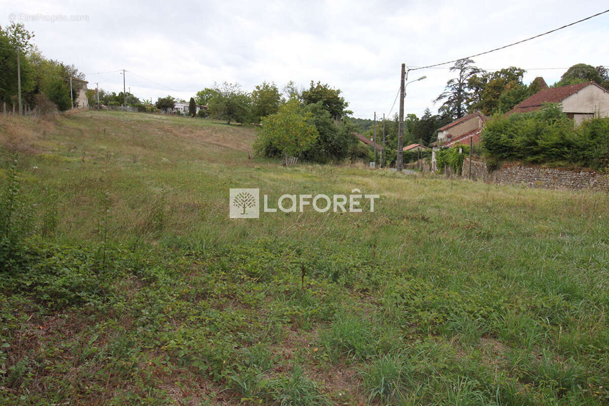 Terrain à LA CHAPELLE-FAUCHER