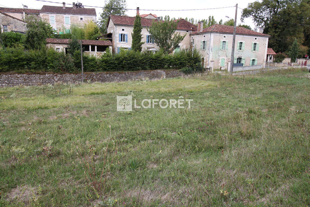 Terrain à LA CHAPELLE-FAUCHER